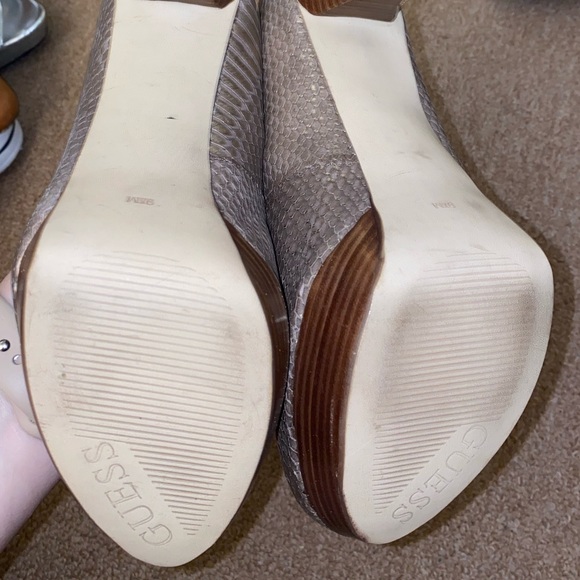 Guess pump - Picture 4 of 4